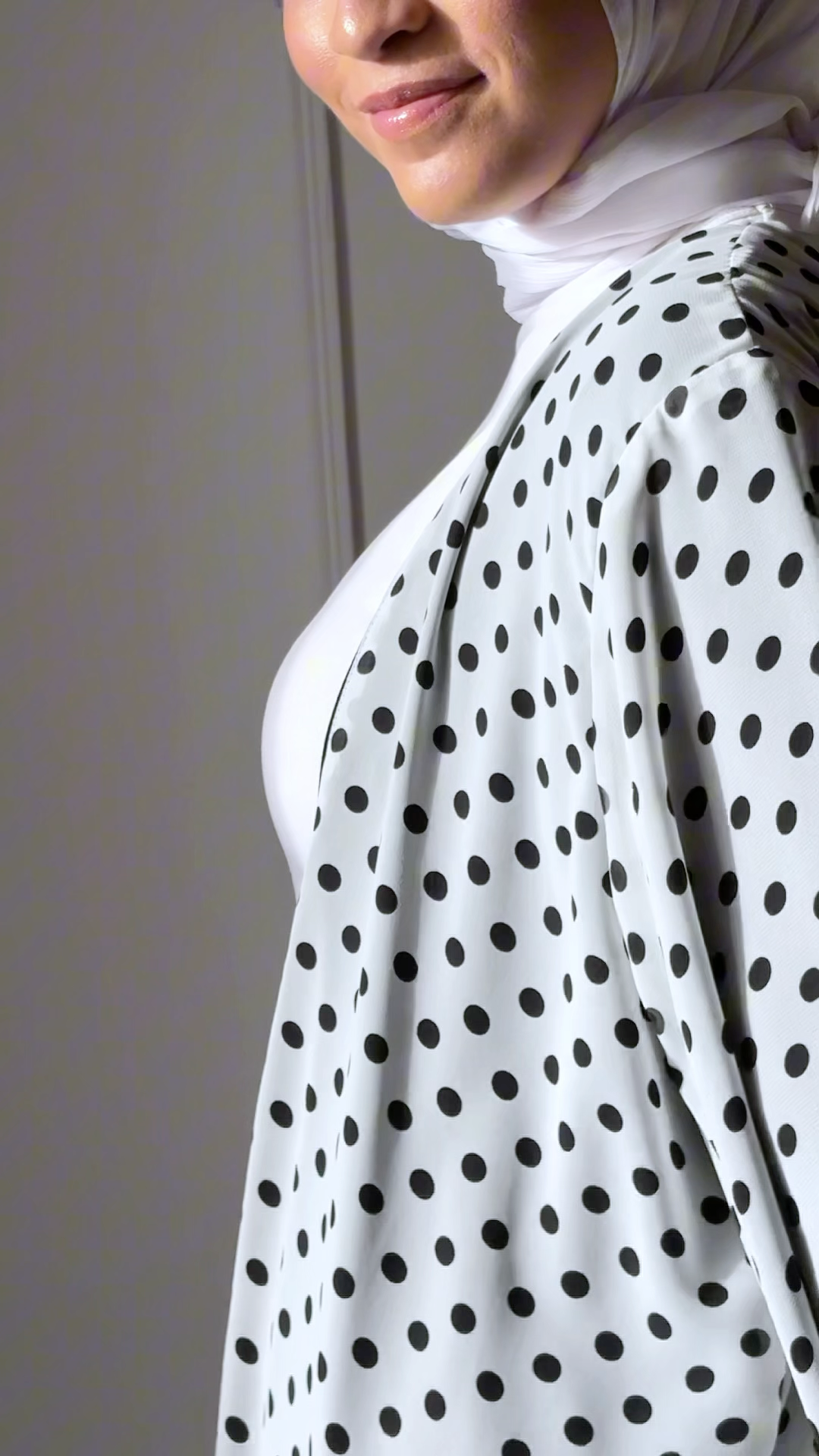 Polka Dots Double Face Abaya – Black & White
