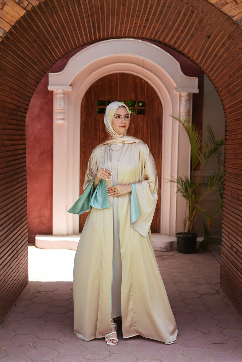 Noble Gold Abaya