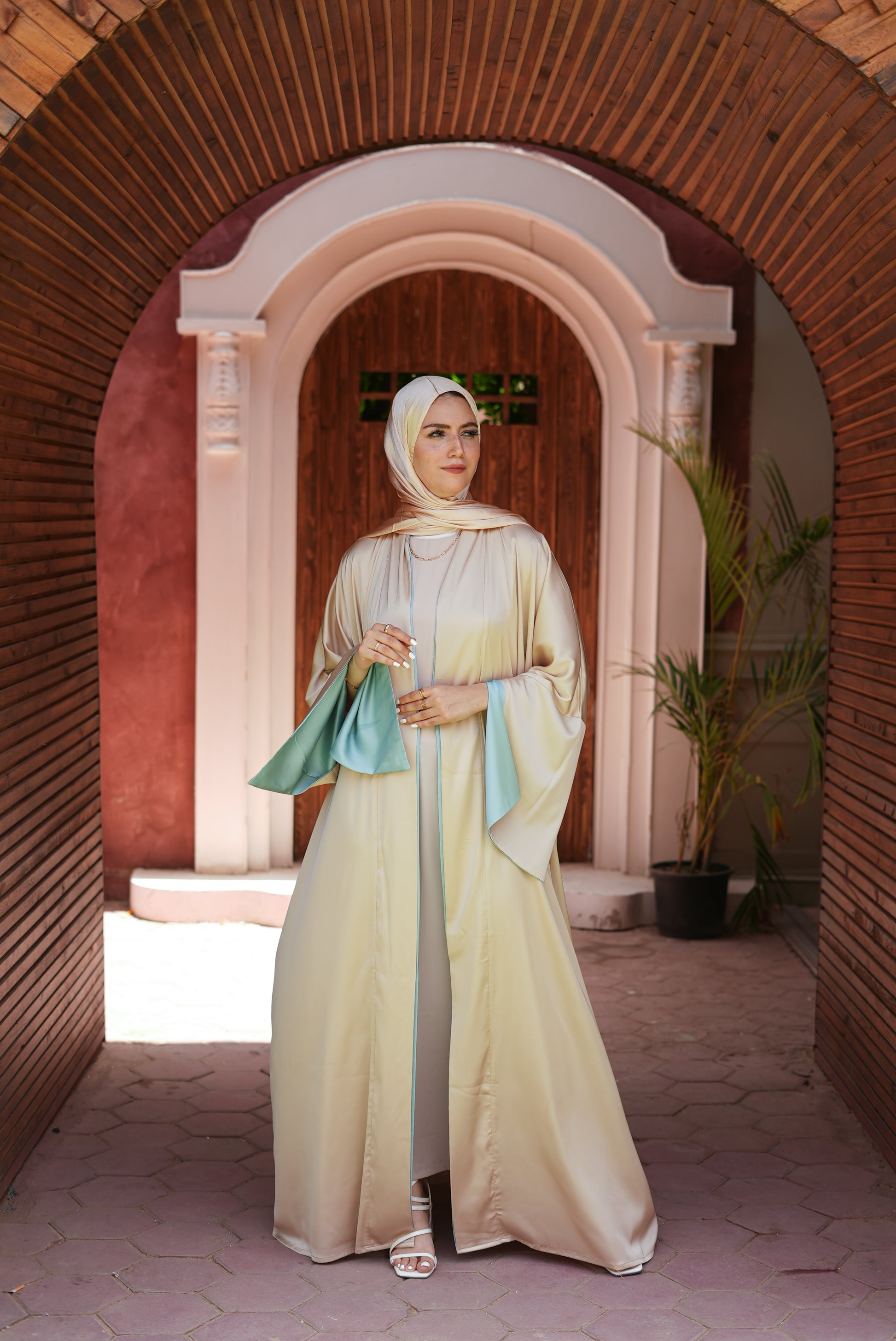 Noble Gold Abaya