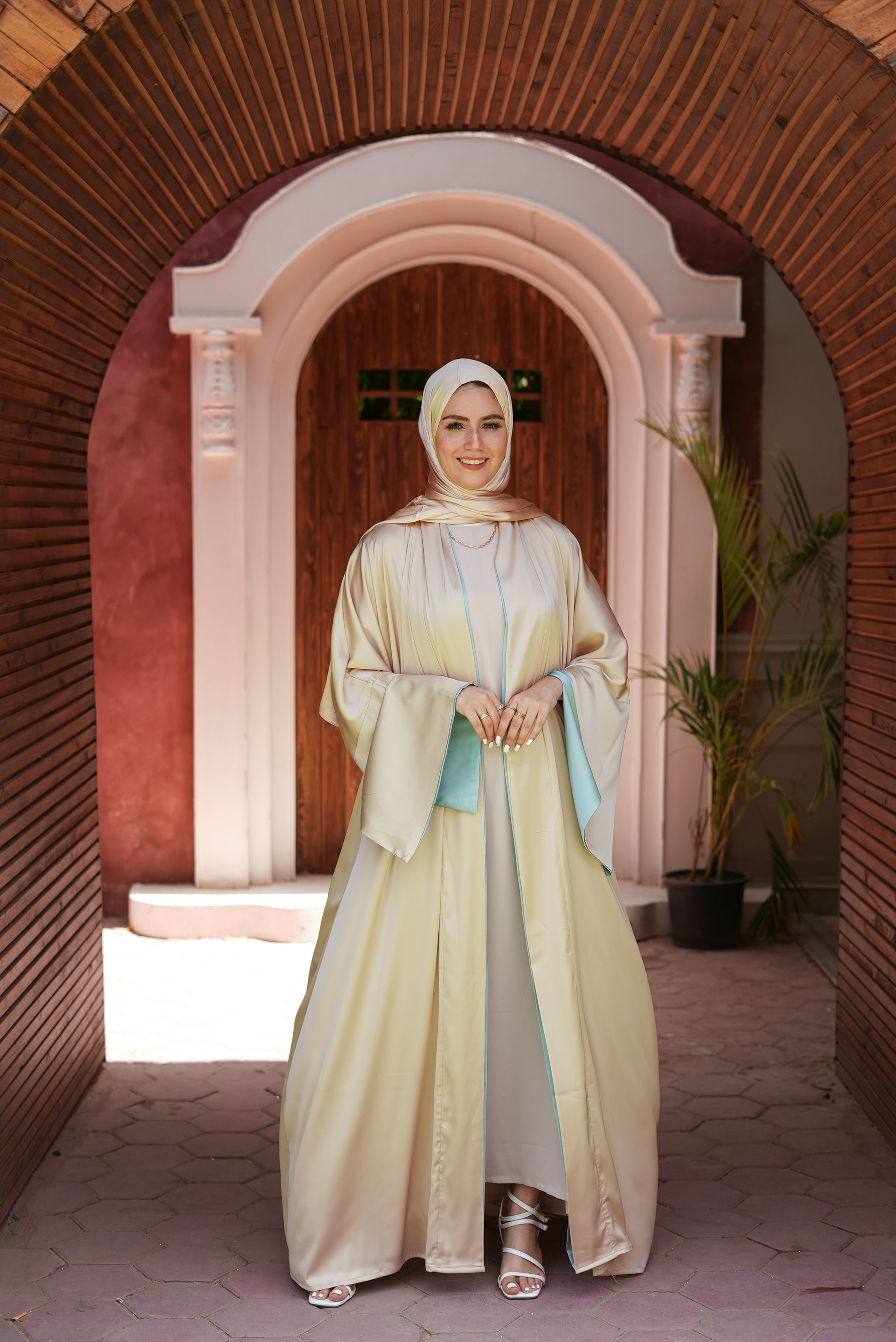 Noble Gold Abaya