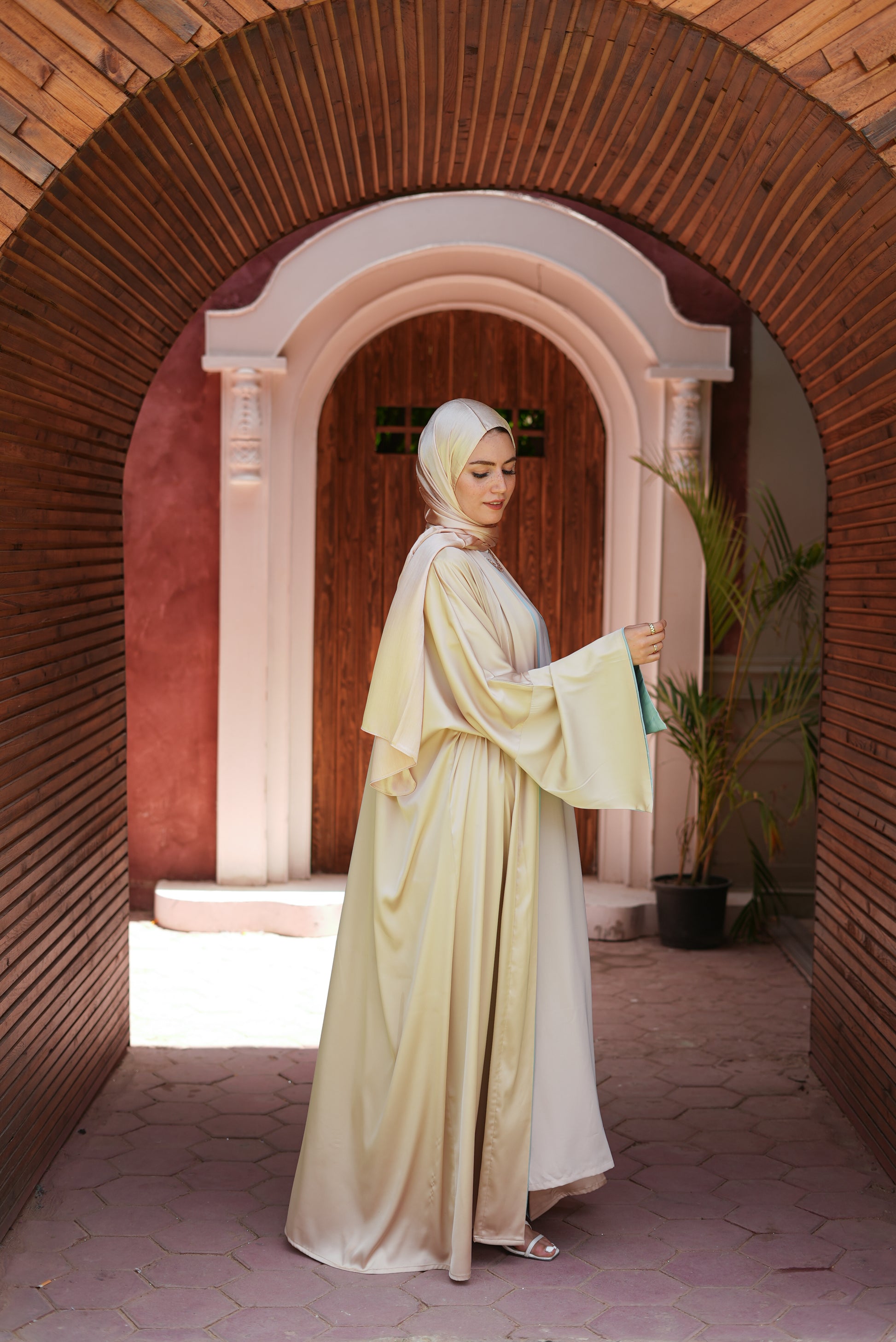 Noble Gold Abaya