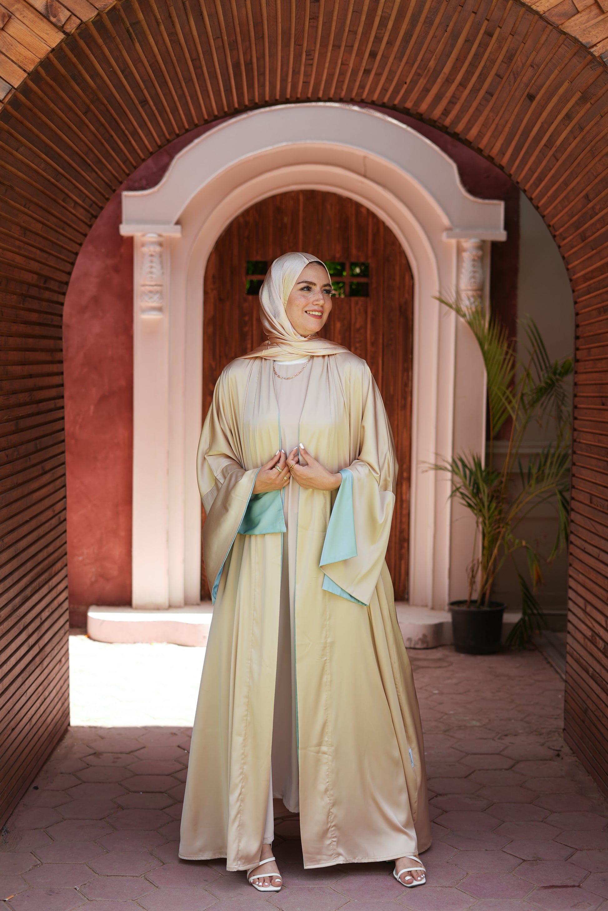 Noble Gold Abaya
