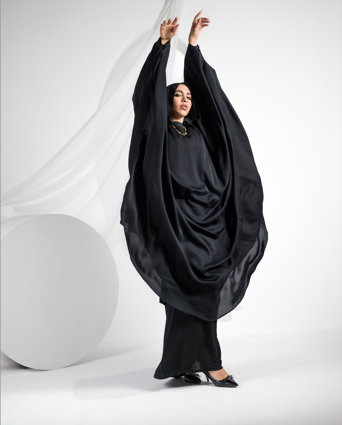 Wide Shoulder Abaya