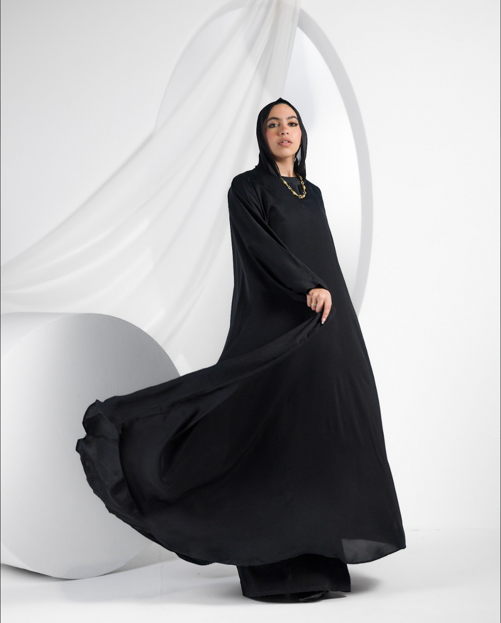 Wide Shoulder Abaya