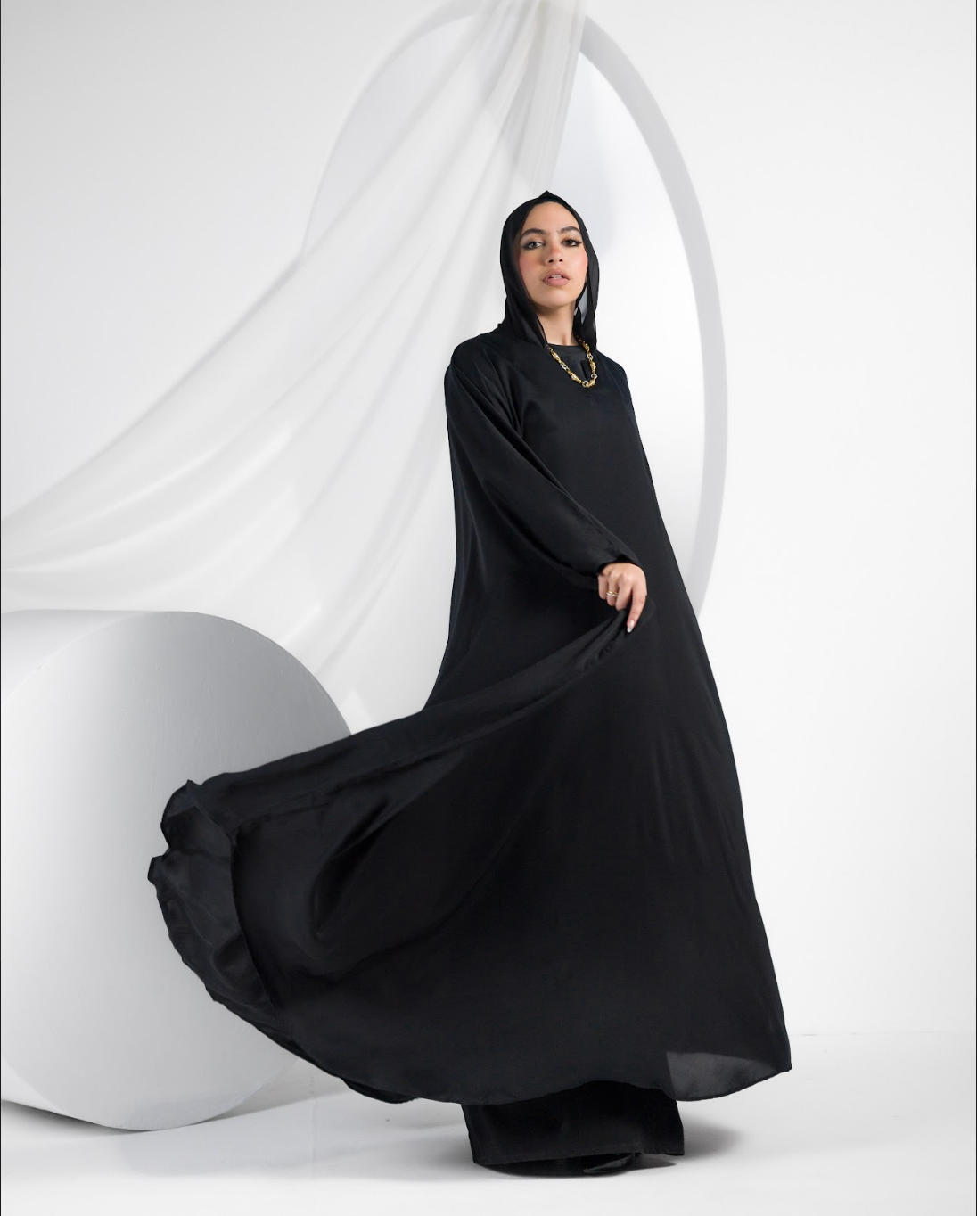 Wide Shoulder Abaya